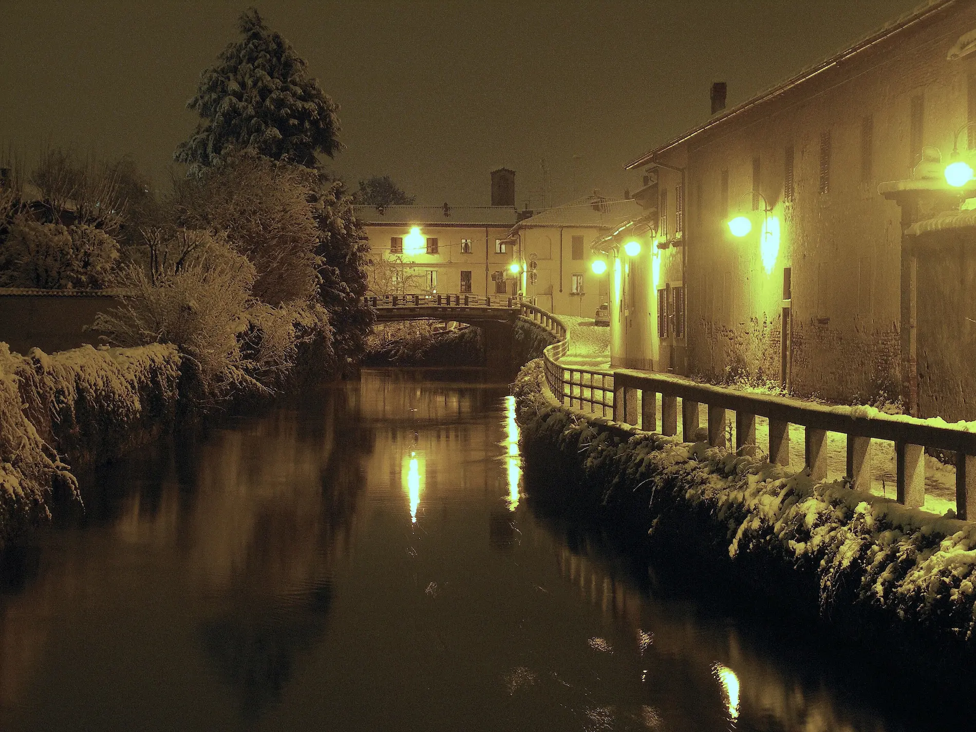 gorgonzola naviglio martesana di notte